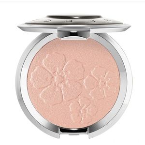 Becca Passport to Glow